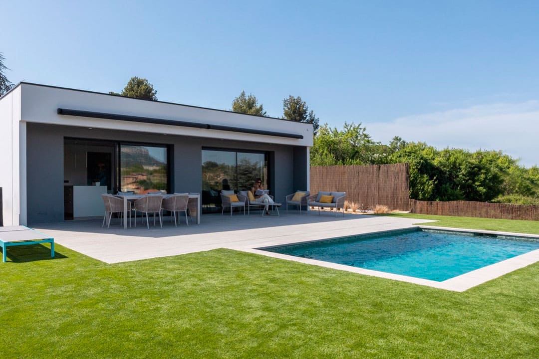 PMP-Sant-Feliu-de-Codines-exterior-jardin